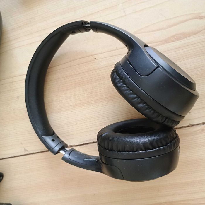 Безжични слушалки Medion Life P62061( MD 43051), С докинг станция, 15 часа, 20м, Черни