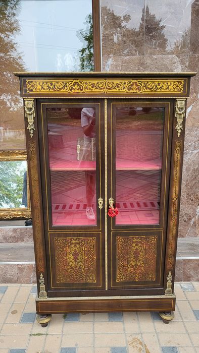 Витрина Boulle 025