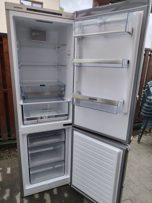 Combină frigorifică Siemens iQ500 (KG36EAL43) – Clasa A+++, Eficiență Germană