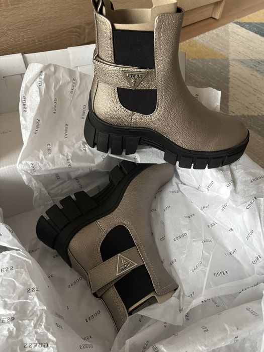 Ghete GUESS , marimea 37