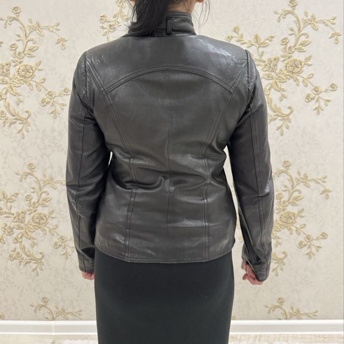 Кожанный куртка сатылады.