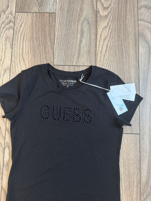 Guess оригинална дамска тениска М-размер