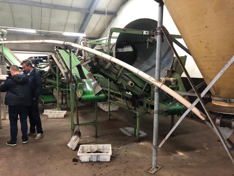 Vând viermi,rame,cutii momeala,preturi bune.