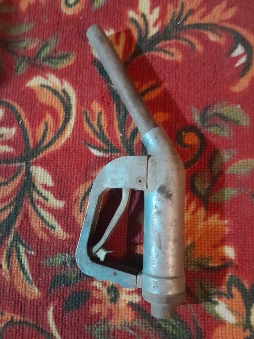 Заправочный пистолет 12 000 теңге.