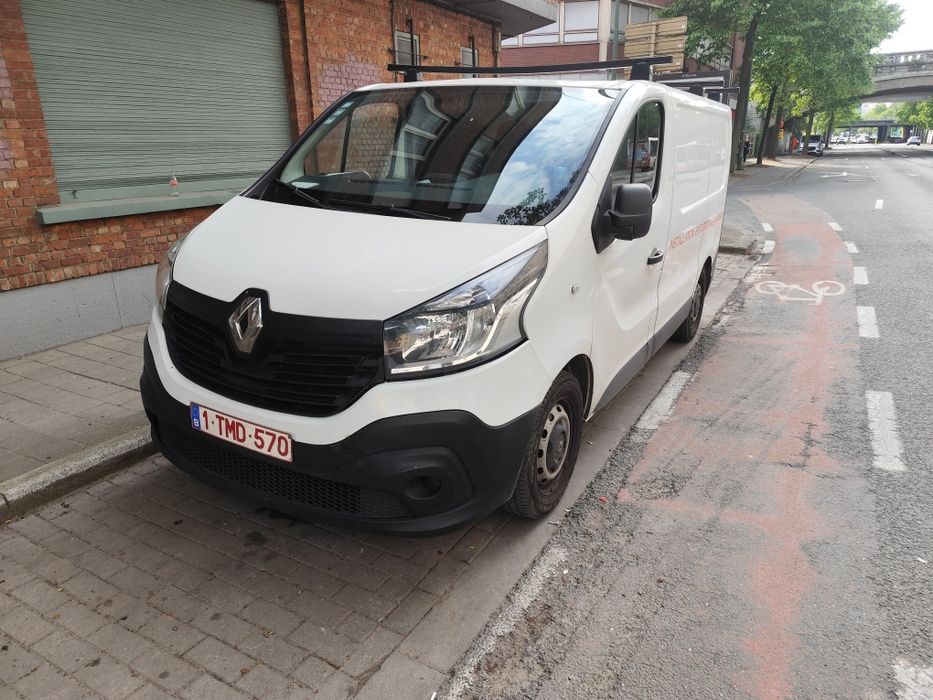 Vând Renault trafic 2015