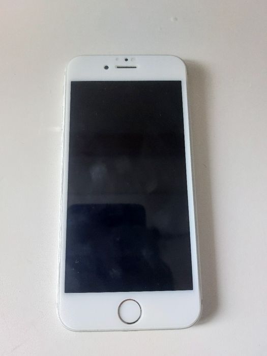 Telefon iPhone 6 cu husa, folie sticlă si cablu încărcare