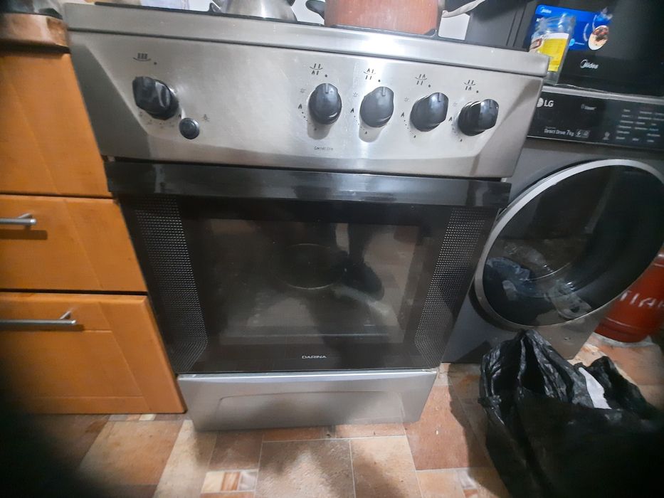 Продам газовую плиту с духовкой