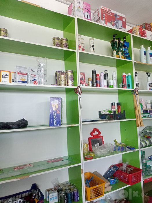 Savdo do'koni uchun sifatli mebel komplekti sotiladi