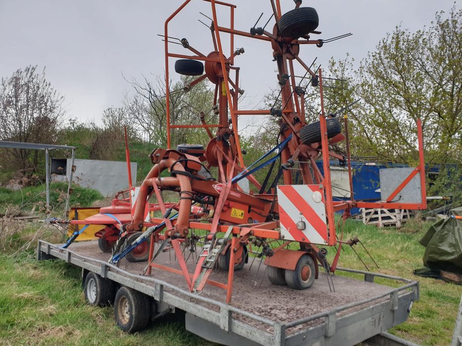 Grebla împrăștiat fanul Kuhn 6,4m latime / Piruetă pentru împrăștiat Kuhn