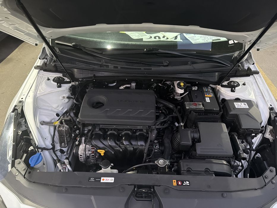 Hyundai Elantra 2022 — 8