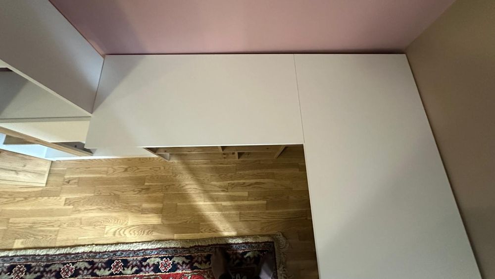 Birou cu biblioteca  in garantie