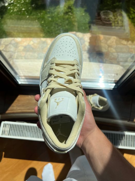 Air Jordan 1 SE "Team Gold" noi