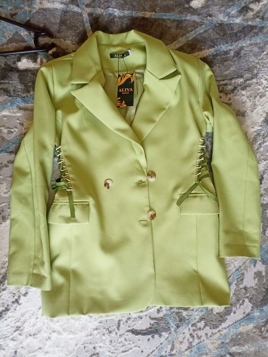 Женская одежда..