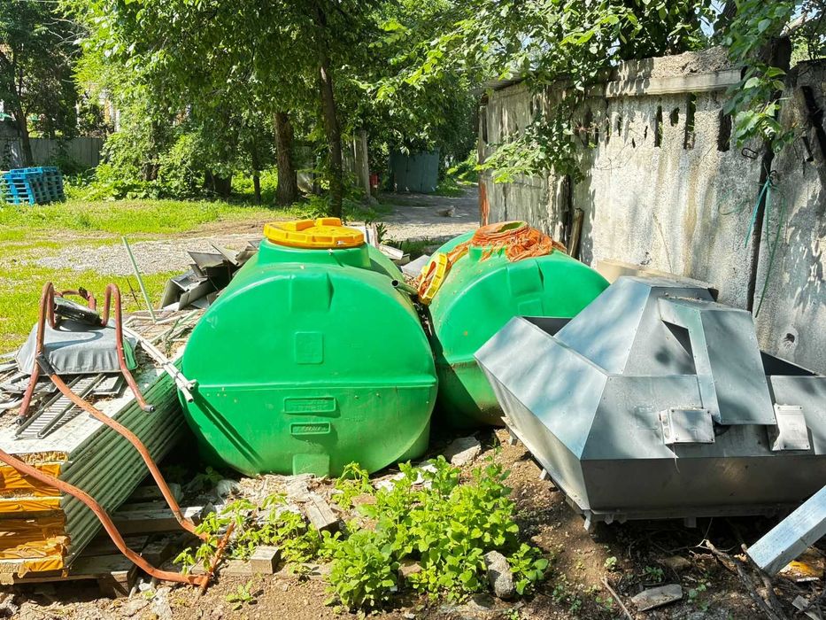 Продам емкость для воды.