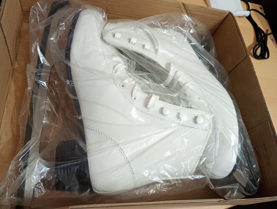 Продам коньки .41размер.