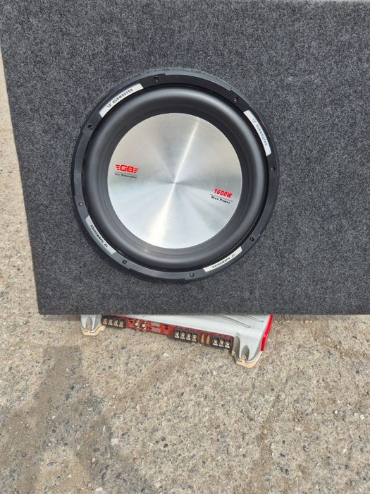 Продам сабвуфер с усилителем