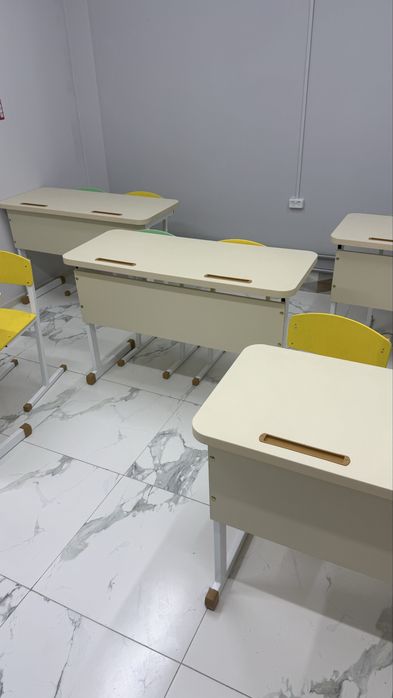 Продам парты со стульями