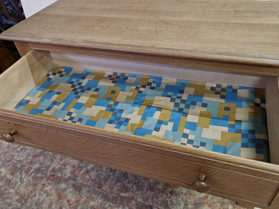 Скрин комод от дъбов масив с три чекмеджета