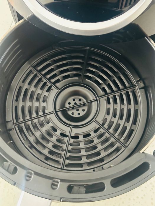 Air fryer(fripteuza cu aer cald )