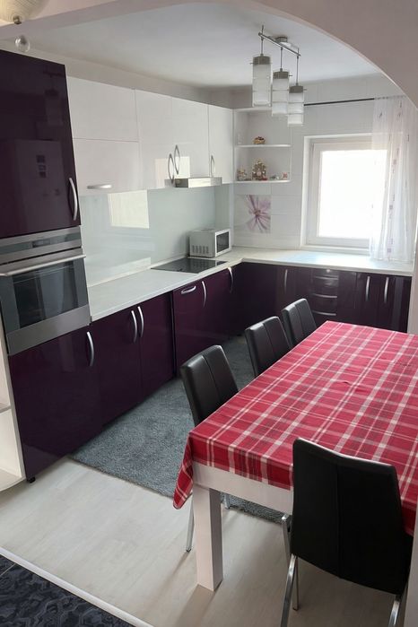 Vând apartament 4 camere 2 bai cartierul Noua