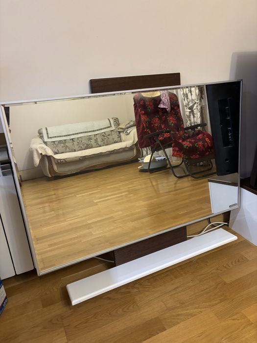 Зеркало с тумбой