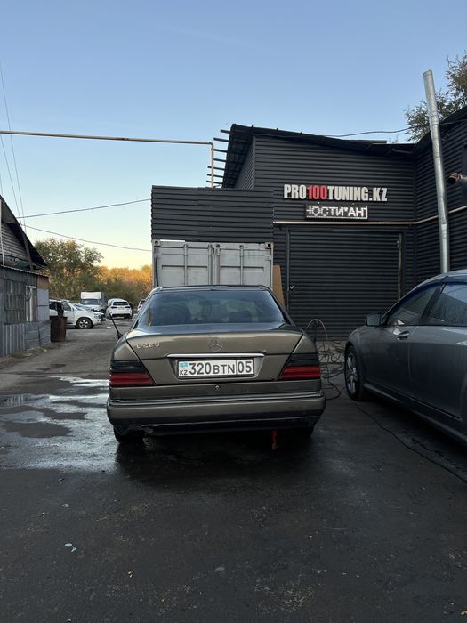 Продам мерс 124 е200