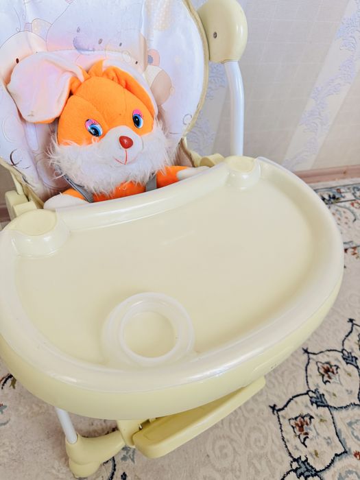 Столик для кормления в хорошем сост