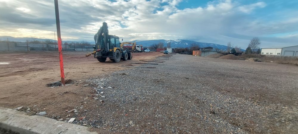 Кърти чисти извозва.Услуги с комбиниран багер