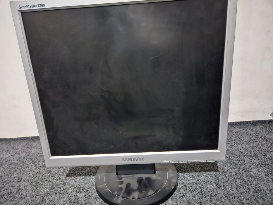 Monitor sotiladi 17