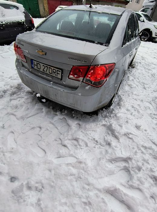 Vând Chevrolet Cruze XL