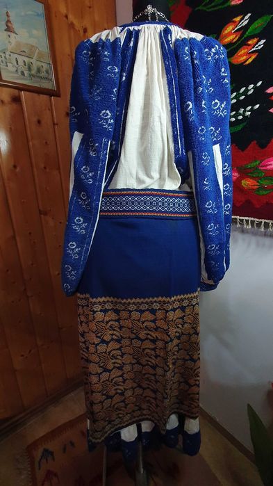 Costum popular (ie/camaa, valnic/fota/catrinta/opreg)