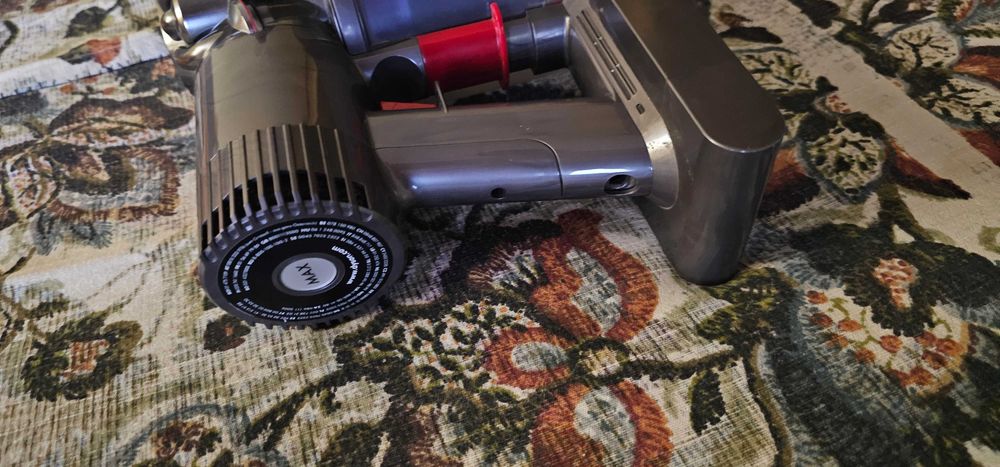 aspirator dyson 6     2 buc