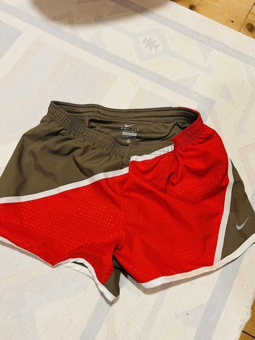 Pantaloni scurti alergat, maieu NIKE XS (si nou)