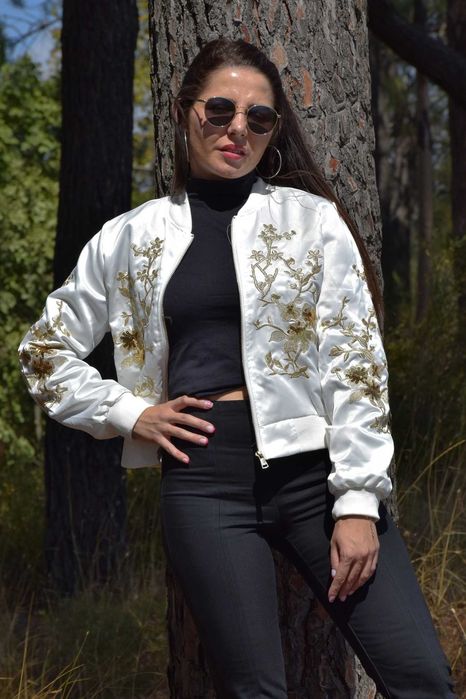 Ново дамско пролетно яке с декорации