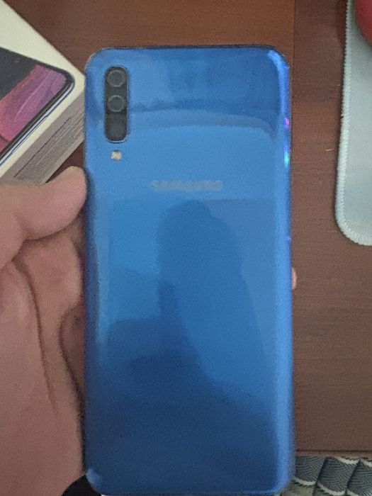 Samsung a50 телефон