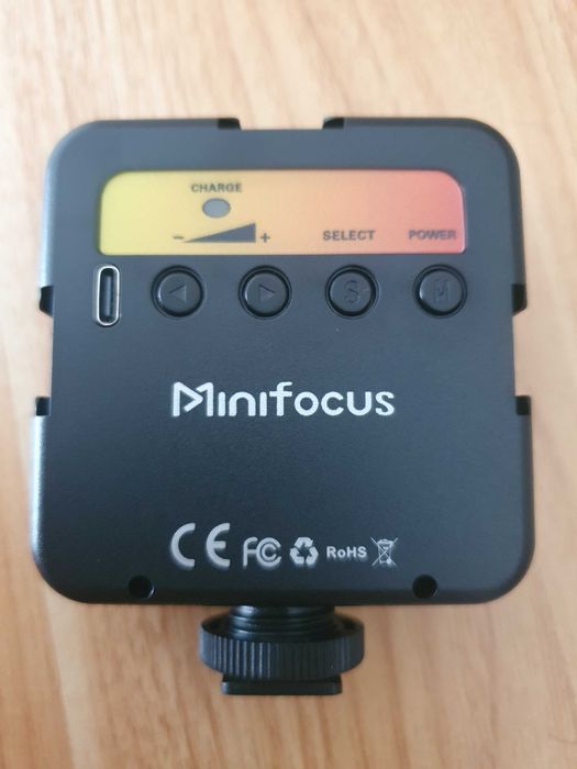 LED подсветка Minifocus за статив на телефон или камера