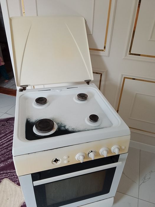 Газ плиту продам