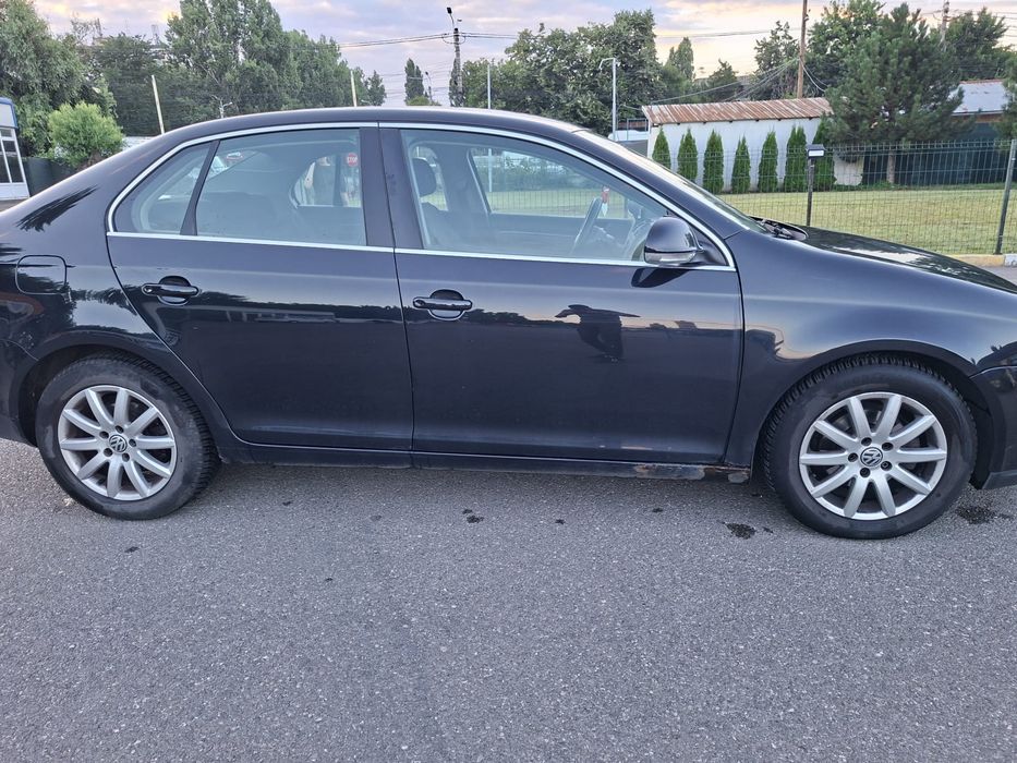 VOLKSWAGEN Jetta 2010 — imagine 3