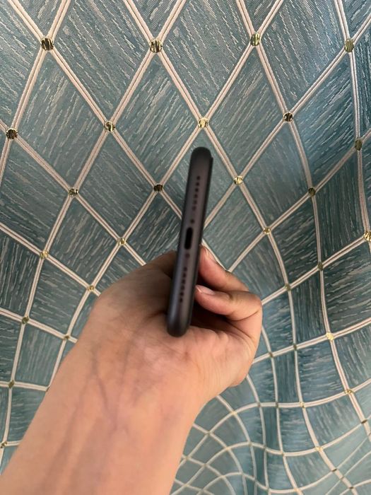 Продам iPhone 11
