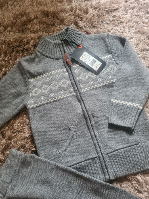 Compleu din lână 100%