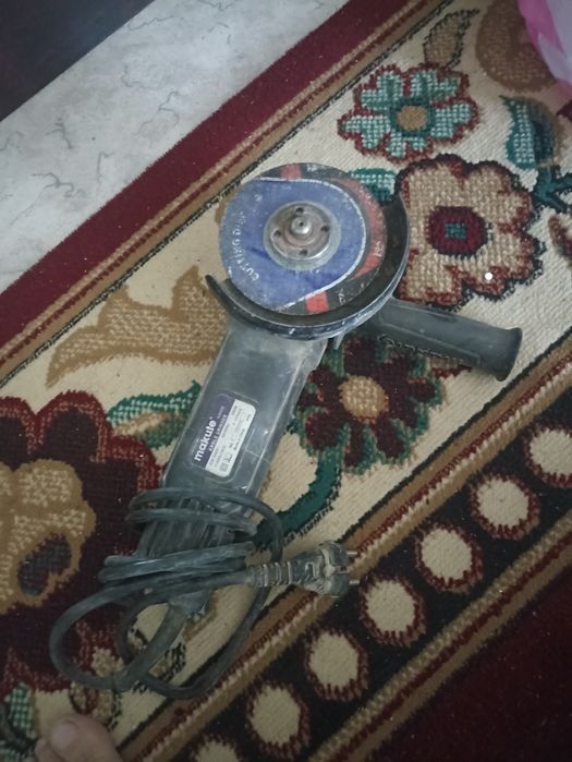 Продаю Болгарка буу