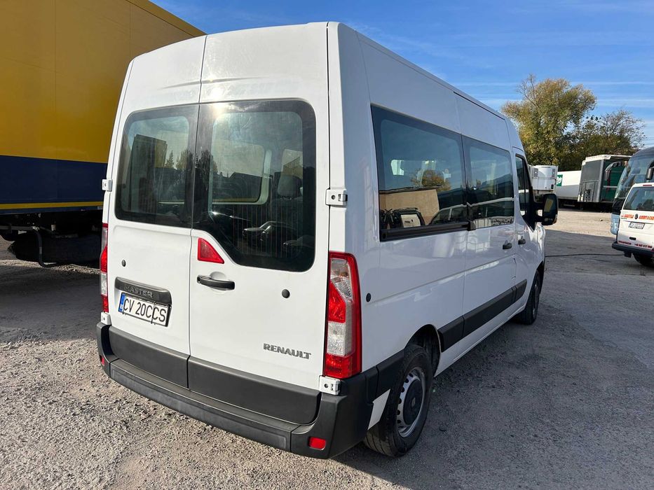 Vindem Renault Master