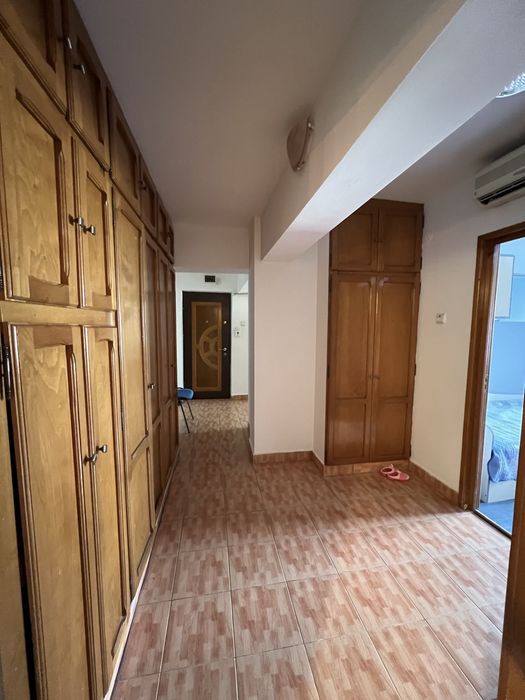 Inchiriez apartament 3 camere