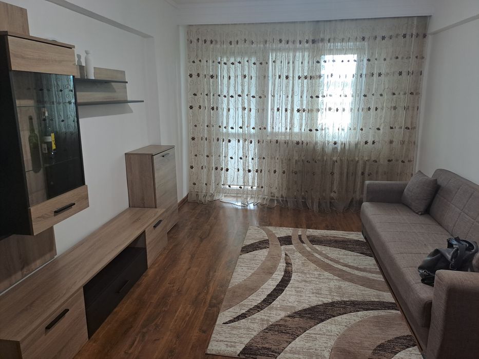 Inchiriez apartament