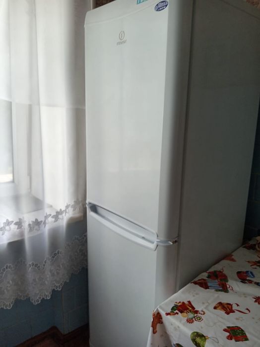 Холодильник Индезит, в отличном состоянии