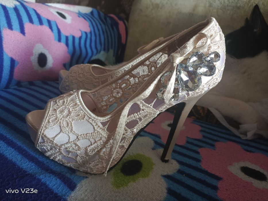 Продается обувь в хорошем состоянии.