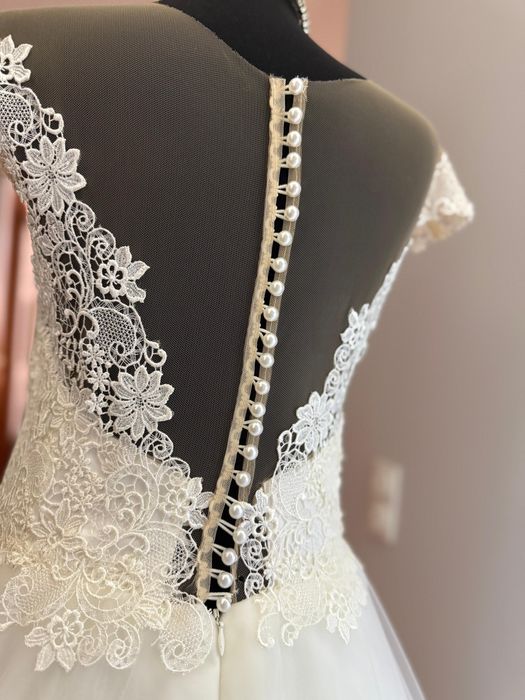 Vand rochie de mireasă