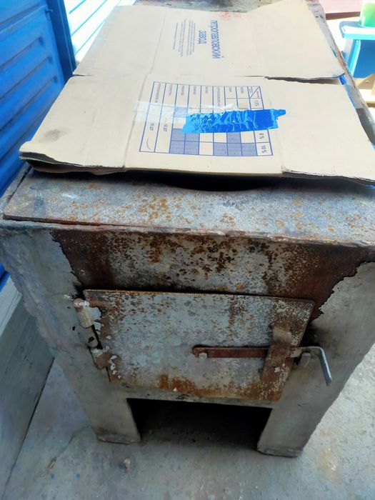 Печь железная  .