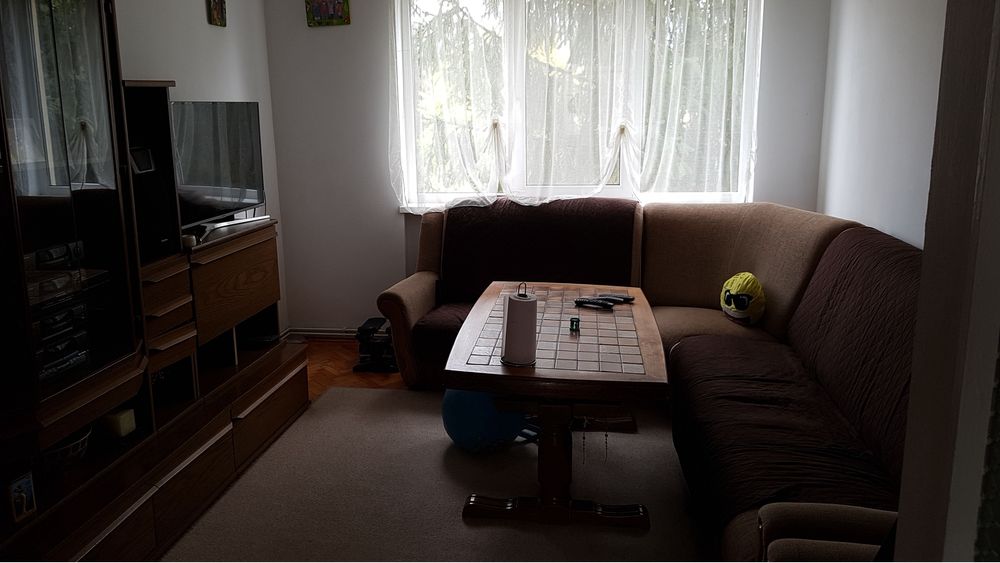 Inchiriez apartament