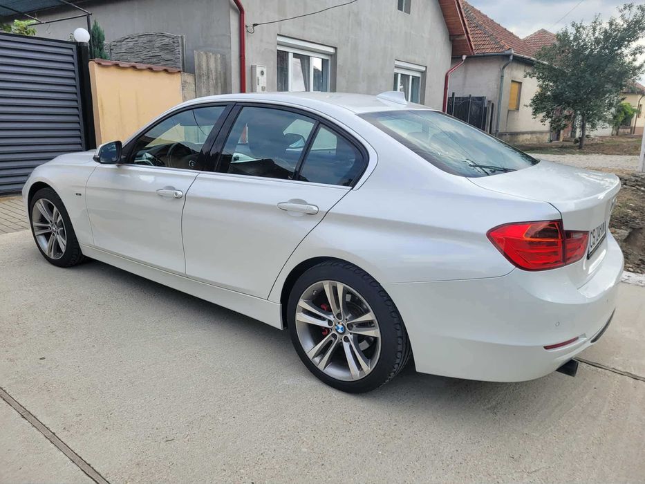 Proprietar / Vând BMW Seria 3 Anul 2014 - 320 D/  M 1